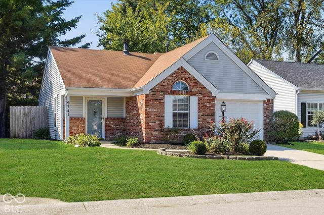 9741 Roxbury Drive, Fishers, IN 46038