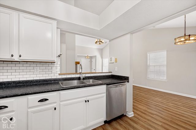 9741 Roxbury Drive, Fishers, IN 46038