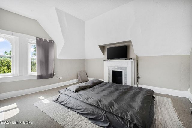 1612 S 2nd St, Louisville, KY 40208