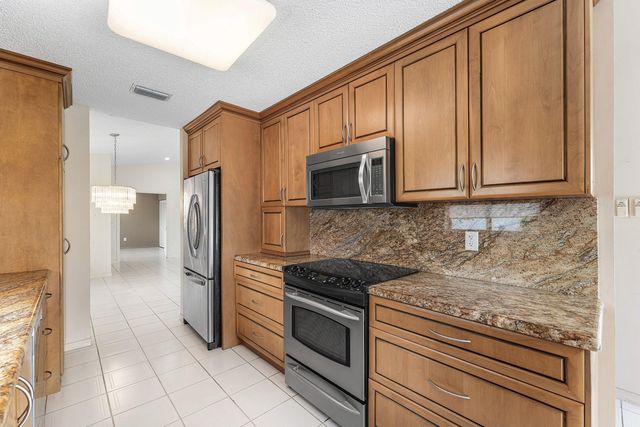 10991 HIGHLAND Circle, Boca Raton, FL 33428