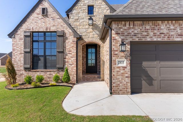 2833 E 142nd Street S, Bixby, OK 74008