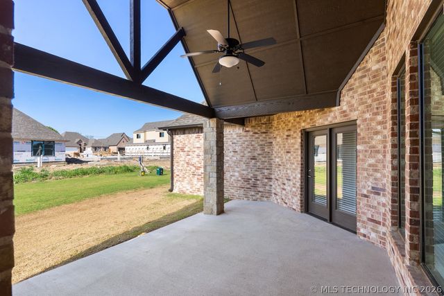 2833 E 142nd Street S, Bixby, OK 74008