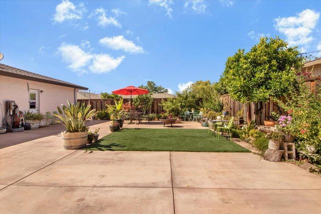 1651 CLEARVIEW Drive, Hollister, CA 95023