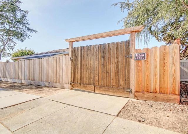 1651 CLEARVIEW Drive, Hollister, CA 95023