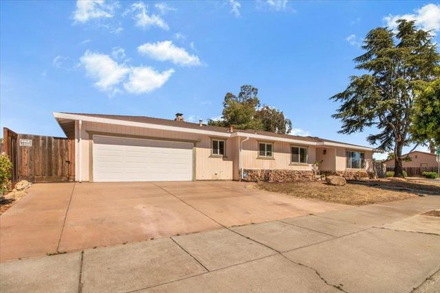 1651 CLEARVIEW Drive, Hollister, CA 95023