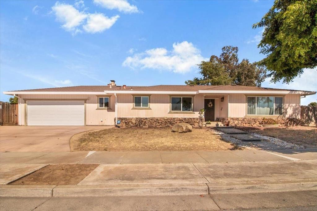 1651 CLEARVIEW Drive, Hollister, CA 95023