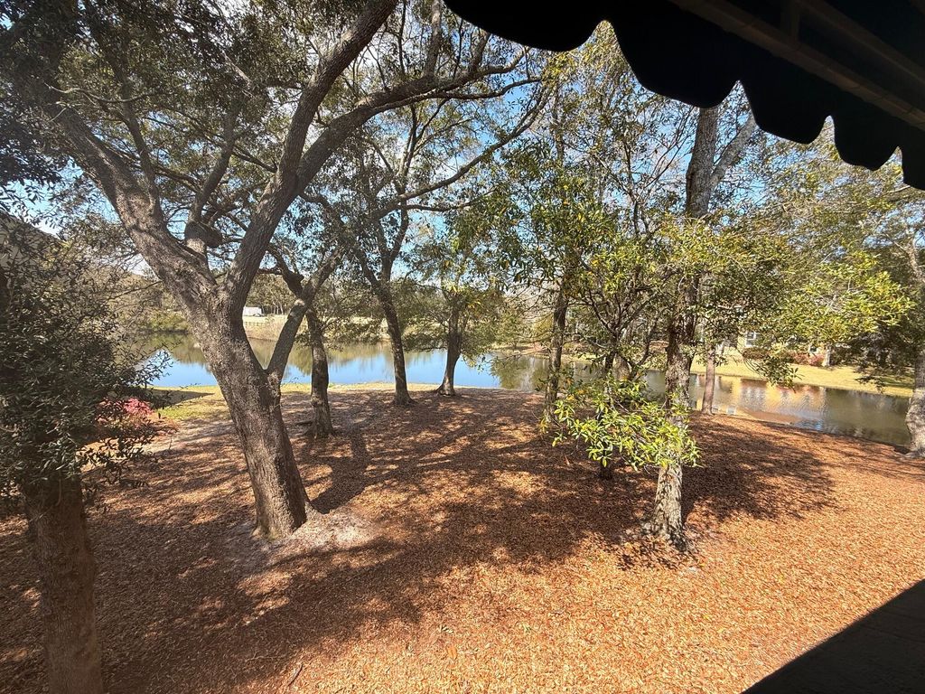 304 Westlake Court, Niceville, FL 32578