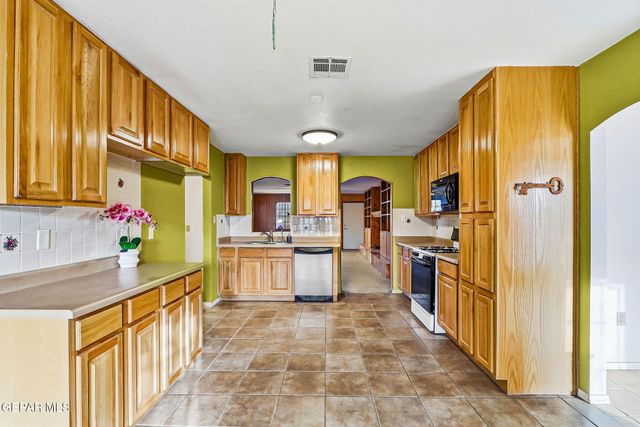 10812 AQUAMARINE Street, El Paso, TX 79924