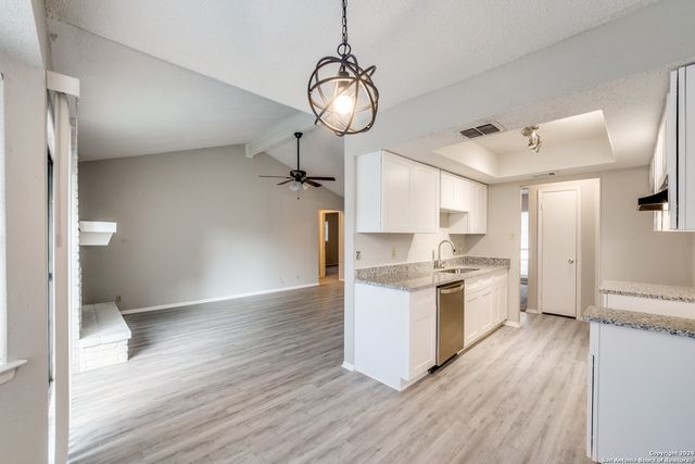 9743 CYLBURN PARK, Converse, TX 78109