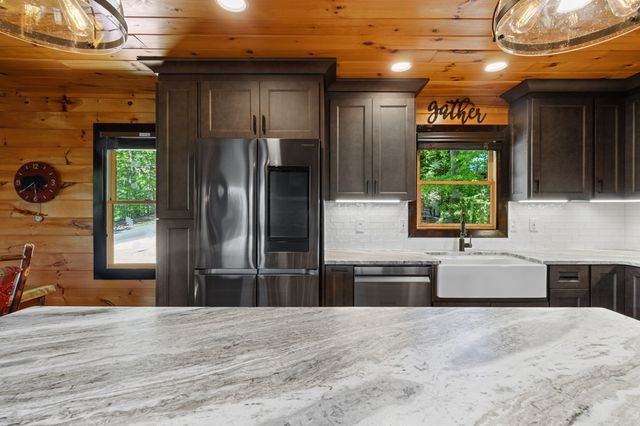 495 Trails End Ridge, Ellijay, GA 30540