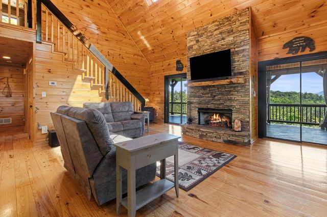 495 Trails End Ridge, Ellijay, GA 30540
