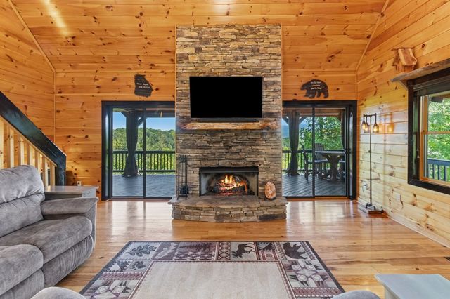 495 Trails End Ridge, Ellijay, GA 30540