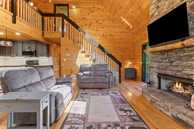 495 Trails End Ridge, Ellijay, GA 30540