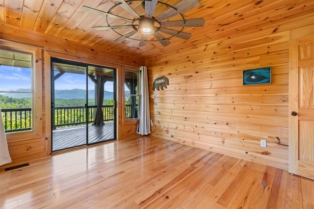 495 Trails End Ridge, Ellijay, GA 30540