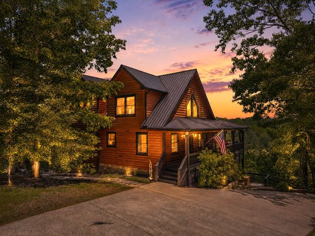 495 Trails End Ridge, Ellijay, GA 30540