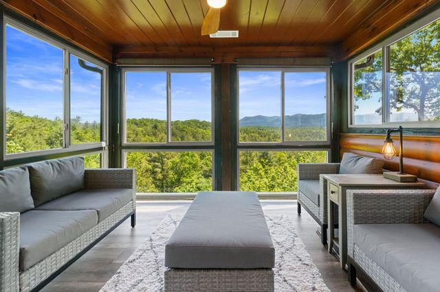 495 Trails End Ridge, Ellijay, GA 30540