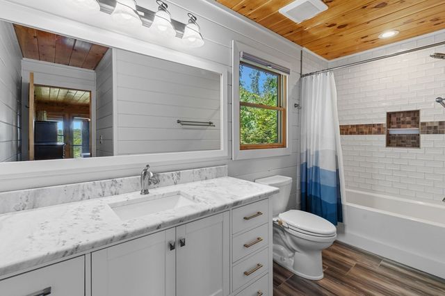 495 Trails End Ridge, Ellijay, GA 30540