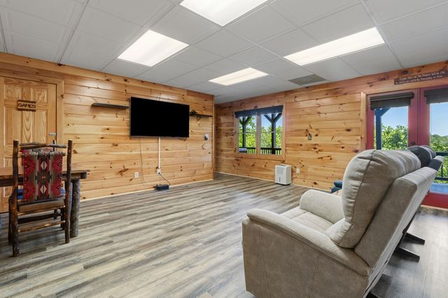 495 Trails End Ridge, Ellijay, GA 30540
