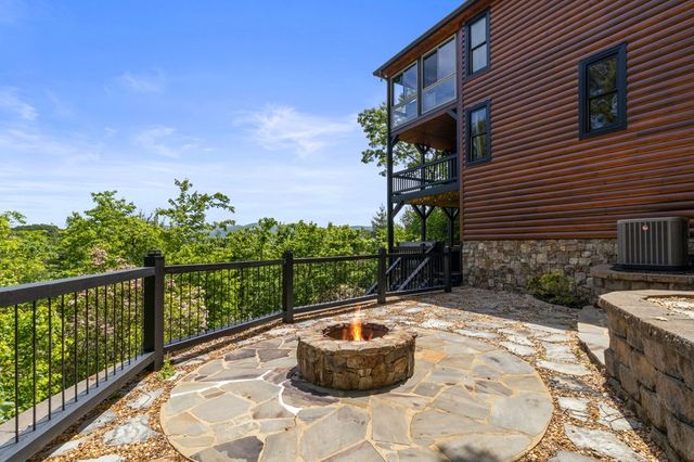 495 Trails End Ridge, Ellijay, GA 30540