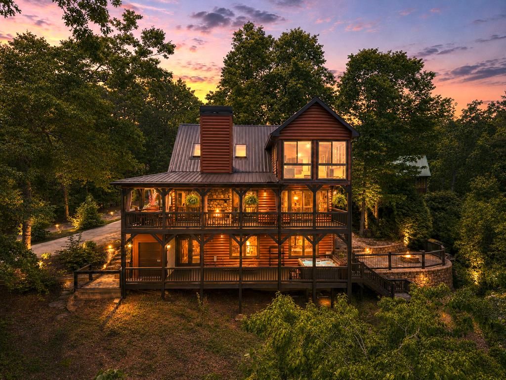 495 Trails End Ridge, Ellijay, GA 30540