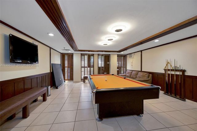 671 NE 195th St 114E, Miami, FL 33179