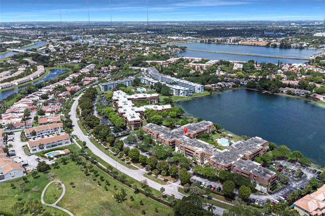 671 NE 195th St 114E, Miami, FL 33179