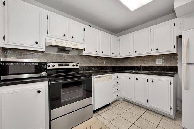 671 NE 195th St 114E, Miami, FL 33179