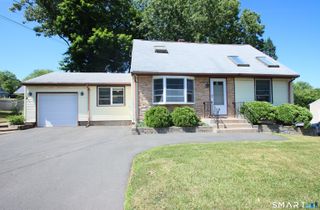 11 Forest Road, Wallingford, CT 06492