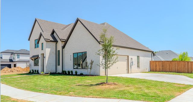 924 Claystone Ridge Drive, Fort Worth, TX 76028