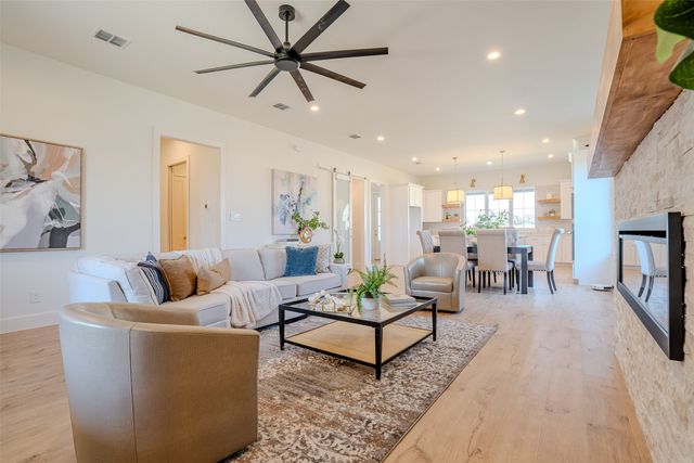 924 Claystone Ridge Drive, Fort Worth, TX 76028