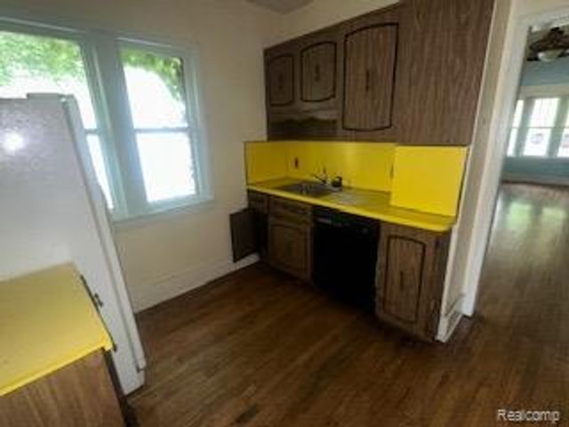 1451 Beaconsfield Avenue, Grosse Pointe, MI 48230