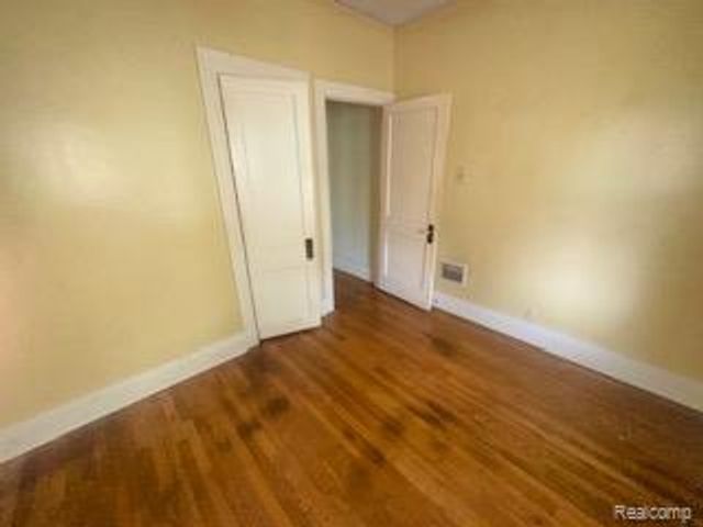 1451 Beaconsfield Avenue, Grosse Pointe, MI 48230