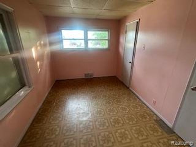 1451 Beaconsfield Avenue, Grosse Pointe, MI 48230