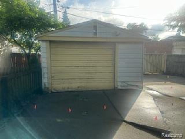 1451 Beaconsfield Avenue, Grosse Pointe, MI 48230