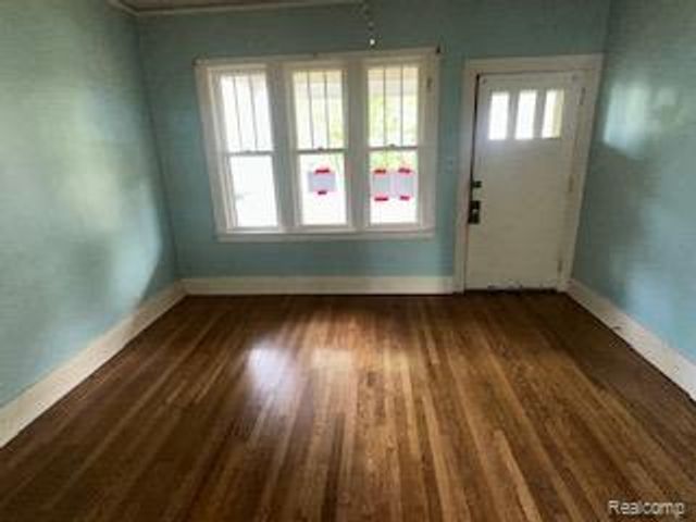 1451 Beaconsfield Avenue, Grosse Pointe, MI 48230