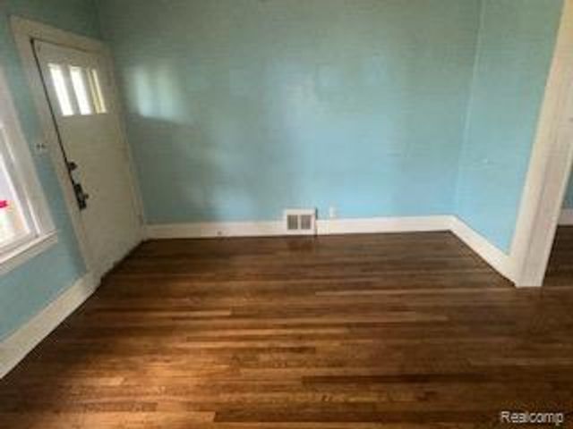 1451 Beaconsfield Avenue, Grosse Pointe, MI 48230