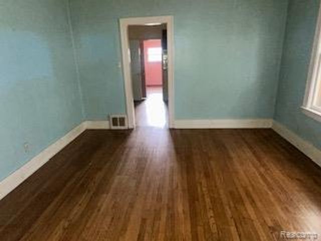 1451 Beaconsfield Avenue, Grosse Pointe, MI 48230