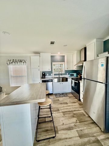 8002 SE Skylark Avenue, Hobe Sound, FL 33455