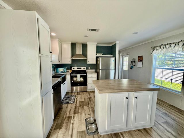 8002 SE Skylark Avenue, Hobe Sound, FL 33455