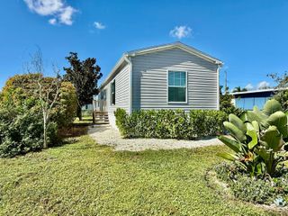 8002 SE Skylark Avenue, Hobe Sound, FL 33455
