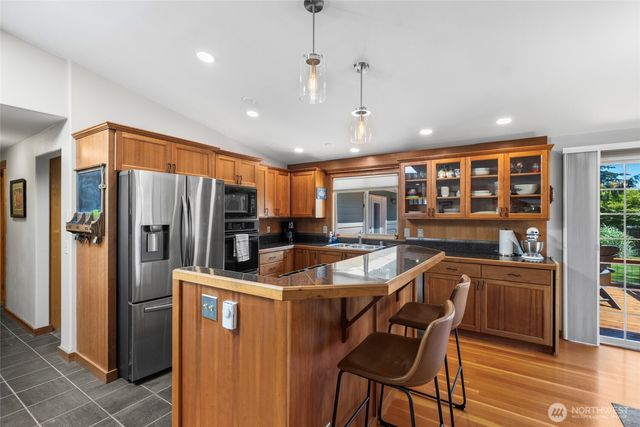 4 Quinault Way, La Conner, WA 98257