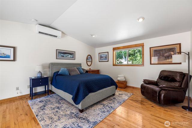 4 Quinault Way, La Conner, WA 98257