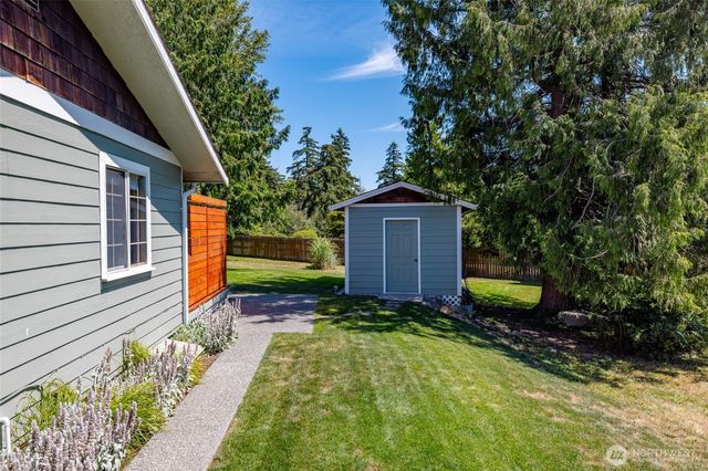 4 Quinault Way, La Conner, WA 98257