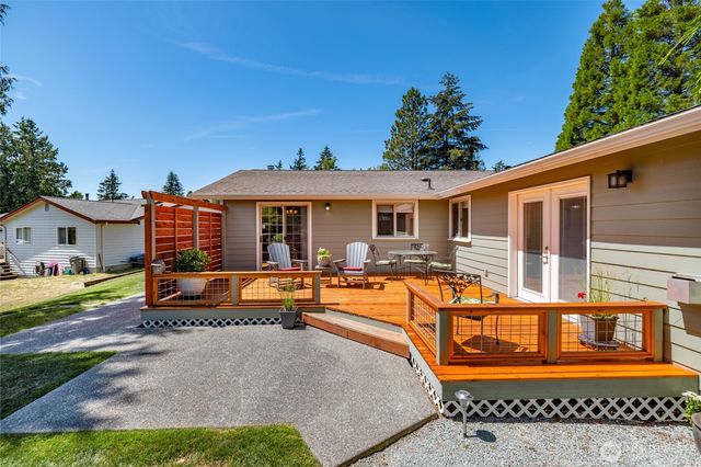 4 Quinault Way, La Conner, WA 98257