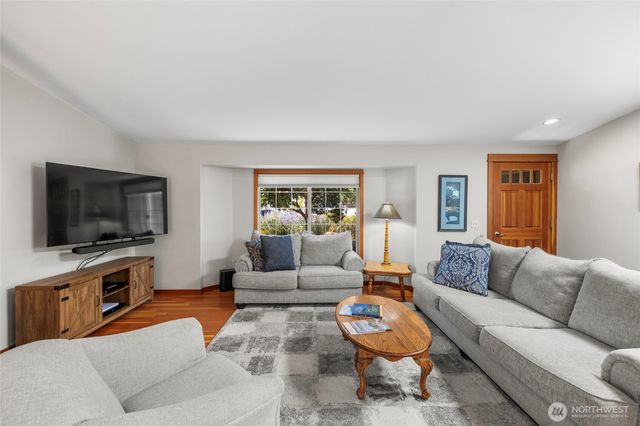4 Quinault Way, La Conner, WA 98257