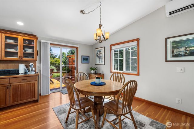 4 Quinault Way, La Conner, WA 98257