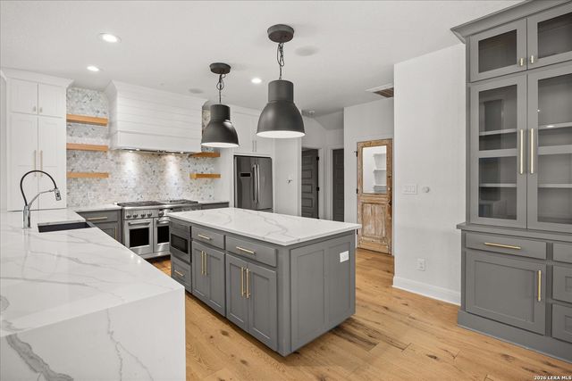 429 Lakeview Blvd., New Braunfels, TX 78130