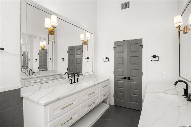 429 Lakeview Blvd., New Braunfels, TX 78130