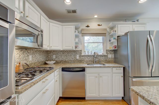 59 W Washington Avenue, Atlantic Highlands, NJ 07716