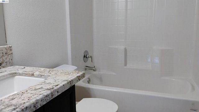 965 Beaver Pond Loop, Madera, CA 93636